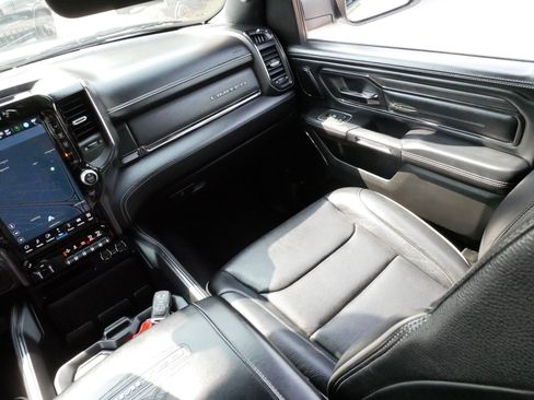 Used 2022 RAM 1500 Limited AWD/4WD image 11