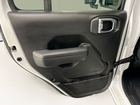 Used 2024 Jeep Wrangler Sport S image 26