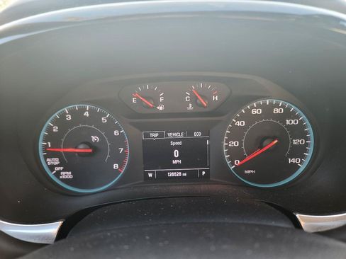 Used 2022 Chevrolet Traverse LS AWD/4WD image 9