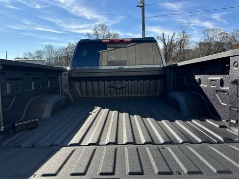 Used 2025 Chevrolet Silverado 2500 LTZ w/ LTZ Premium Package image 19