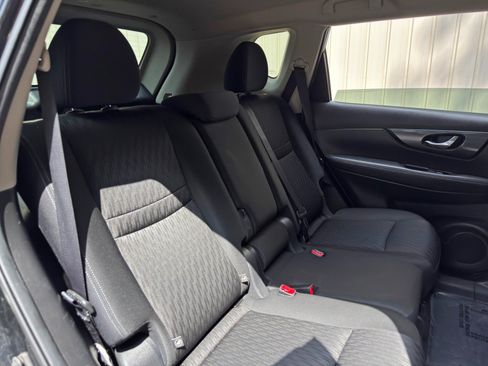 Used 2020 Nissan Rogue SV FWD image 32