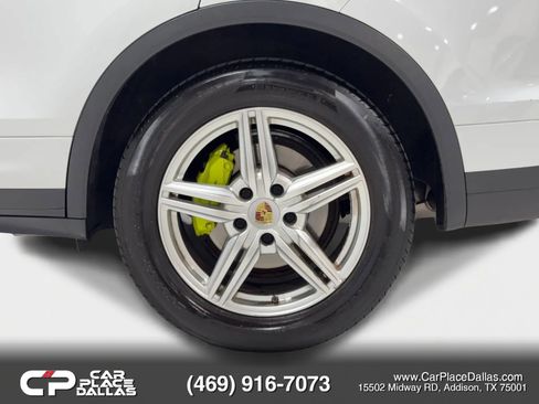 Used 2015 Porsche Cayenne S w/ Premium Package AWD/4WD image 23