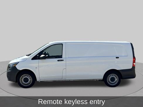 Used 2023 Mercedes-Benz Metris image 3