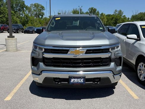 Used 2025 Chevrolet Silverado 1500 LT AWD/4WD image 3