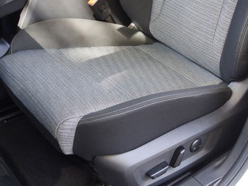 Used 2023 Nissan Rogue SV image 17