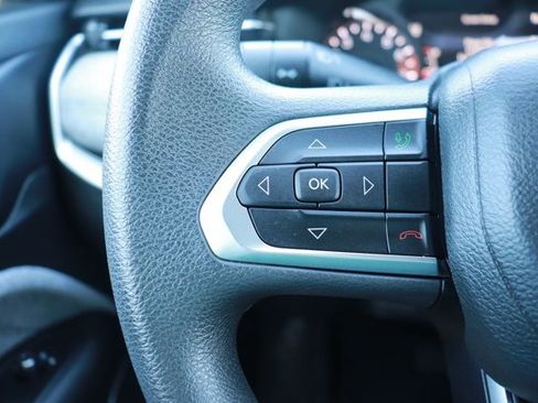 Used 2023 Jeep Compass Sport image 20