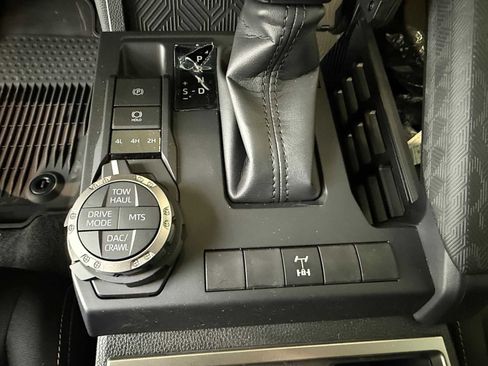 New 2025 Toyota Tacoma TRD Off-Road image 19