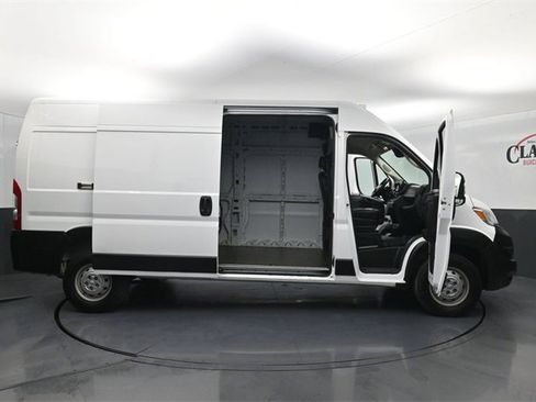 Used 2023 RAM ProMaster 2500 w/ Driver Convenience Group image 28