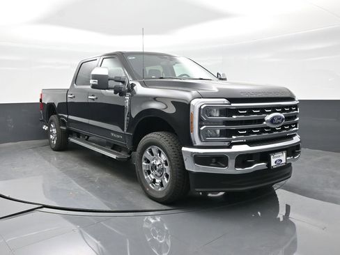 New 2026 Ford F250 Lariat w/ Chrome Package image 15