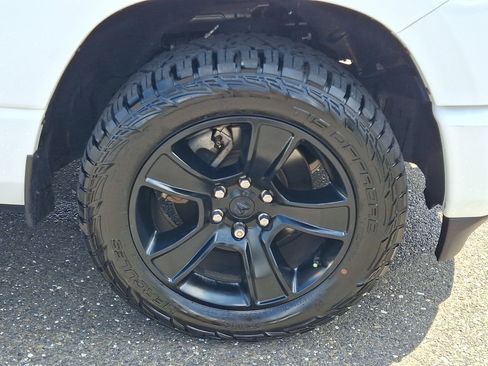 Used 2023 RAM 1500 Big Horn AWD/4WD image 9