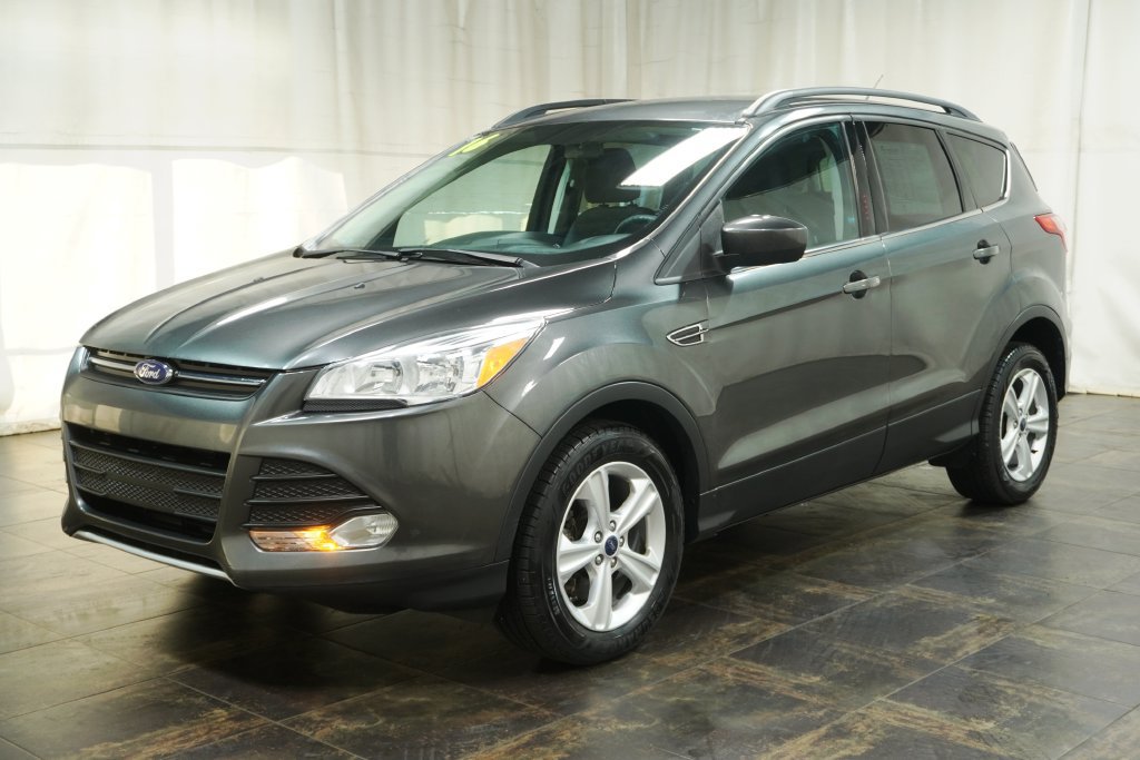 Used 2016 Ford Escape SE w/ Equipment Group 201A AWD/4WD image 2