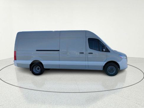 Used 2019 Mercedes-Benz Sprinter 170 image 3