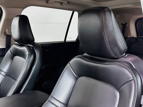 Used 2024 Lincoln Aviator AWD w/ Premium Package image 22