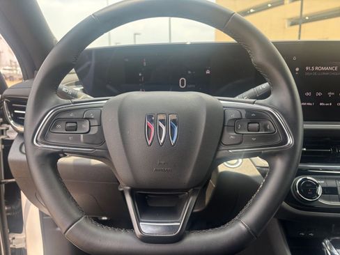 Used 2025 Buick Envista Sport Touring FWD image 25