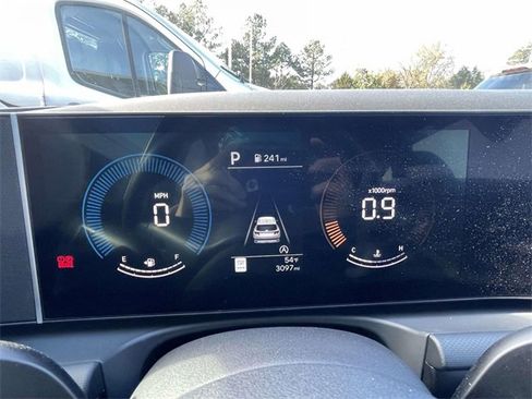 Certified 2025 Hyundai Tucson SEL image 19