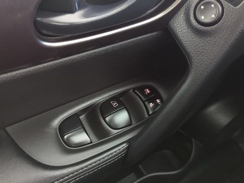 Certified 2022 Nissan Rogue Sport S AWD/4WD image 17
