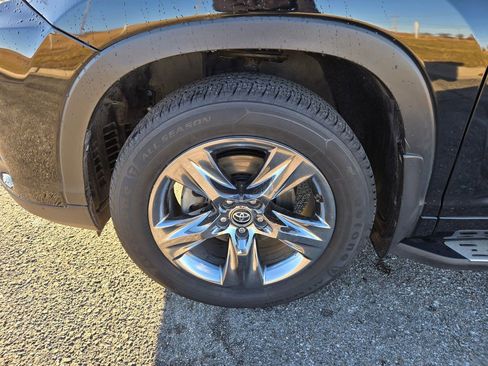 Used 2019 Toyota Highlander Limited Platinum image 30