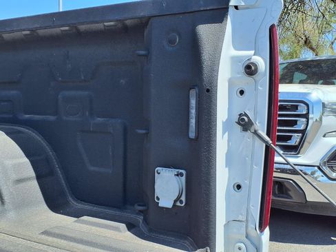 Used 2022 Chevrolet Silverado 1500 LTZ w/ Technology Package AWD/4WD image 8