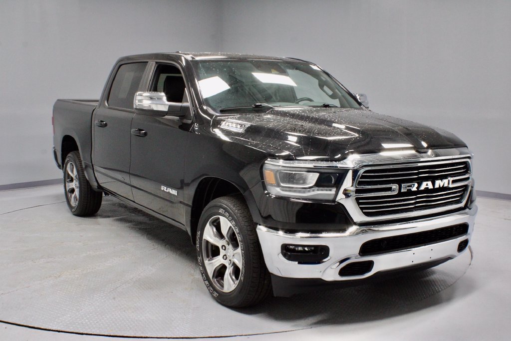 Used 2023 RAM 1500 Laramie AWD/4WD image 1