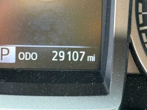 Used 2023 Toyota Tacoma SR5 AWD/4WD image 12