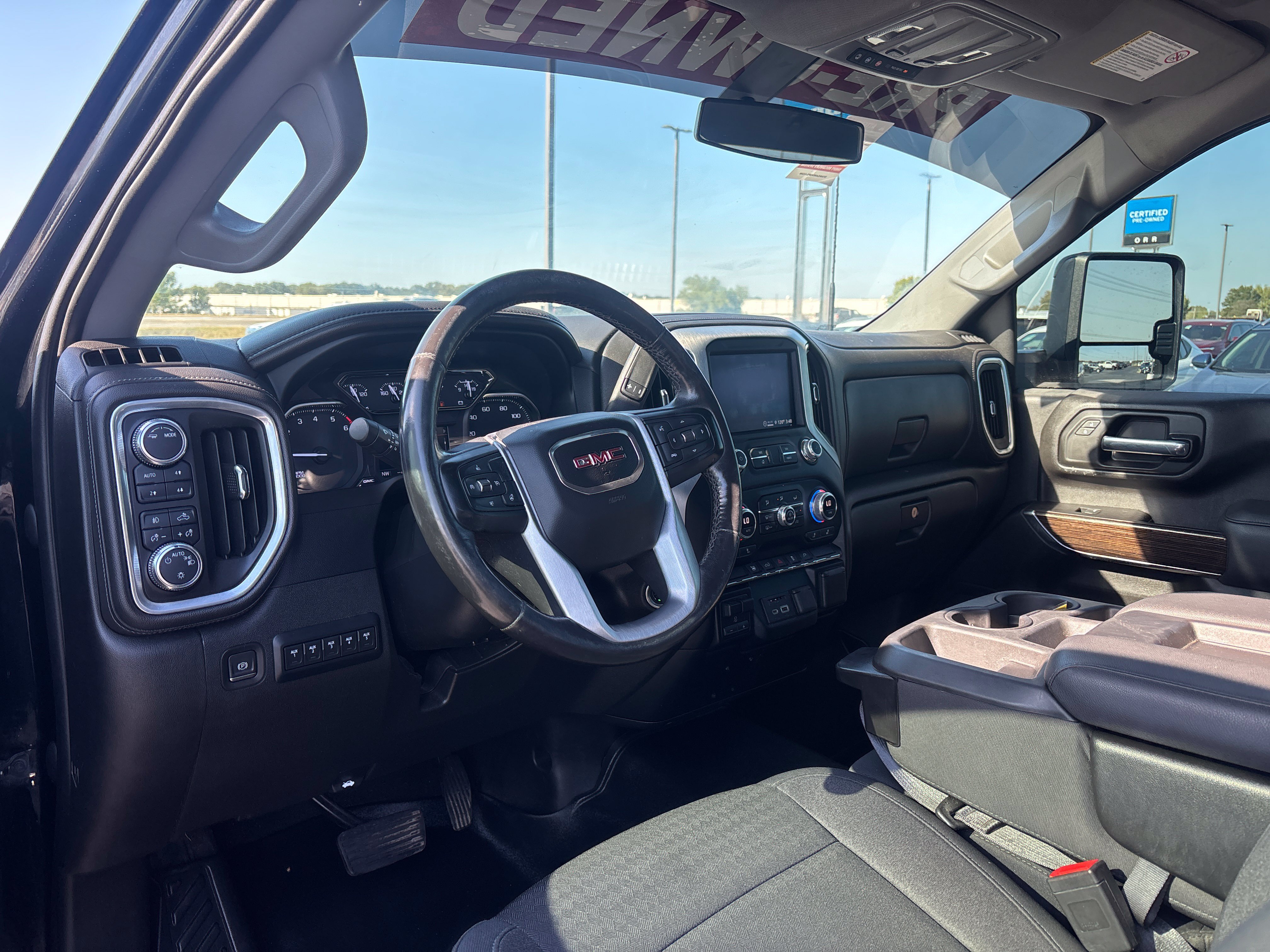 Used 2022 GMC Sierra 3500 SLE w/ SLE Convenience Package AWD/4WD image 9
