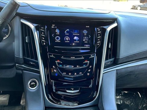 Used 2020 Cadillac Escalade Platinum AWD/4WD image 14