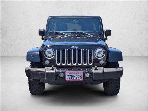 Used 2017 Jeep Wrangler Unlimited Sahara AWD/4WD image 2