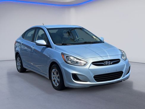 Used 2013 Hyundai Accent GLS FWD image 8