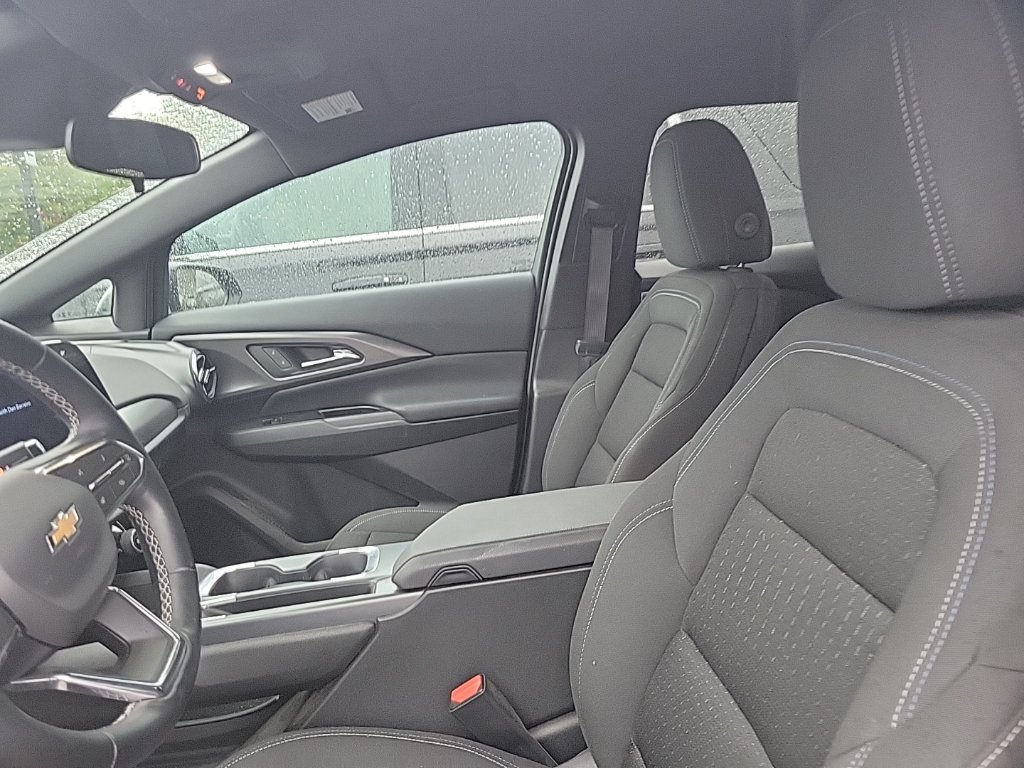 Used 2025 Chevrolet Equinox EV LT w/ Comfort Package AWD/4WD image 21