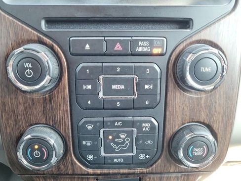 Used 2013 Ford F150 Lariat w/ Mid Equipment Group AWD/4WD image 25