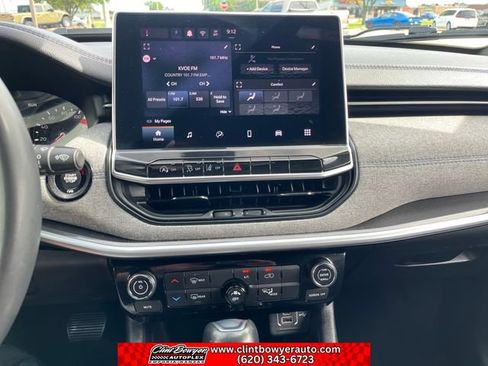 Used 2024 Jeep Compass Latitude AWD/4WD image 18
