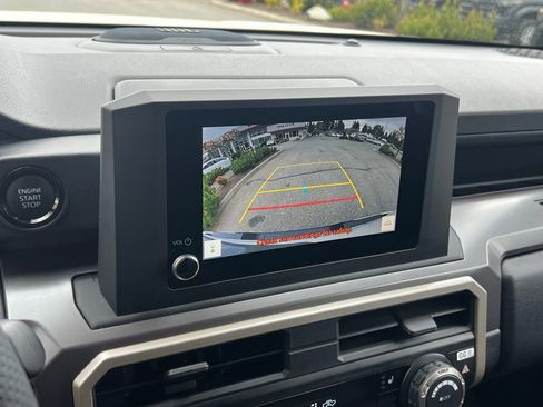 Certified 2025 Toyota Tacoma SR5 AWD/4WD image 25