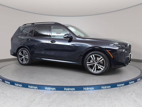 Used 2025 BMW X7 xDrive40i w/ M Sport Package AWD/4WD image 4