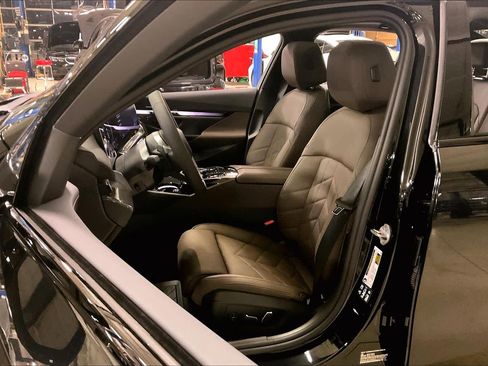 New 2026 BMW 540i xDrive w/ M Sport Package image 9