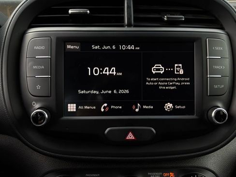 Used 2025 Kia Soul LX w/ LX Technology Package FWD image 26