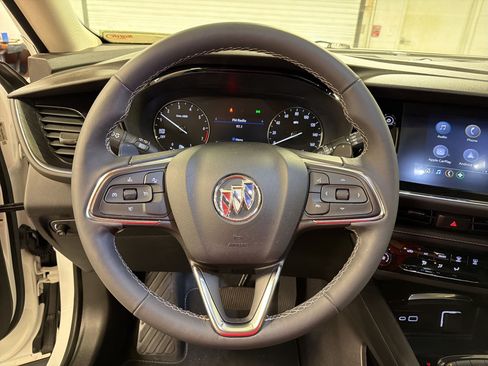 Used 2023 Buick Envision Preferred FWD image 10
