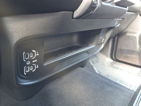 Used 2024 RAM 2500 Big Horn w/ Safety Group image 36