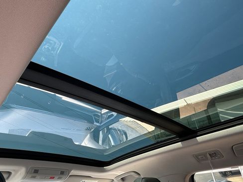 New 2025 Volkswagen Taos SEL AWD/4WD image 9
