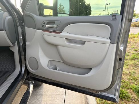 Used 2012 Chevrolet Silverado 2500 LTZ w/ LTZ Plus Package AWD/4WD image 23