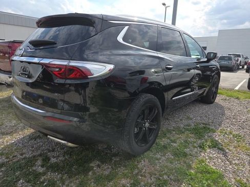 Used 2024 Buick Enclave Essence w/ Sport Touring Edition image 3