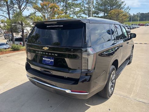 New 2026 Chevrolet Suburban LT w/ Comfort Package RWD image 11