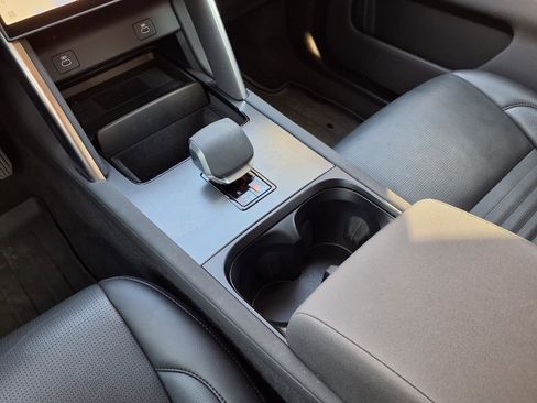 Used 2024 Land Rover Discovery Sport S image 16