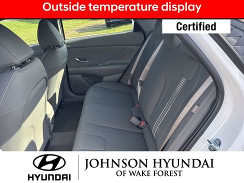 Used 2025 Hyundai Elantra SEL image 13