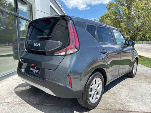 Used 2025 Kia Soul LX w/ LX Technology Package FWD image 5