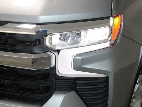 Used 2025 Chevrolet Silverado 1500 LT image 55