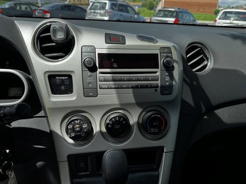 Used 2009 Pontiac Vibe w/ Preferred Package image 13