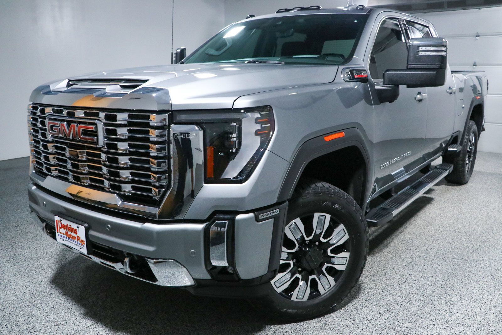 Used 2024 GMC Sierra 2500 Denali w/ Denali Reserve Package AWD/4WD image 35