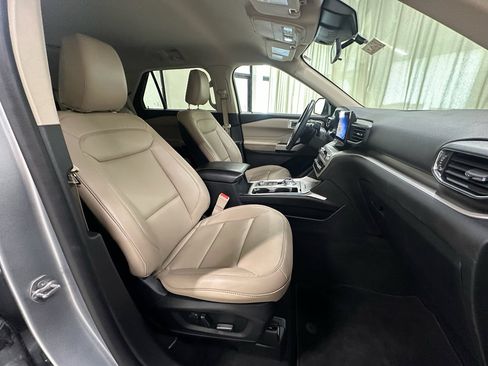 Used 2020 Ford Explorer XLT w/ Equipment Group 202A image 18