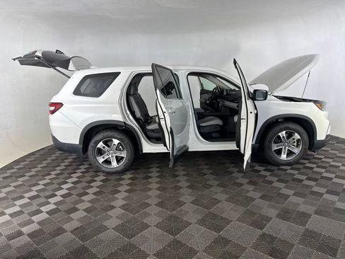 Used 2023 Honda Pilot EX-L image 13