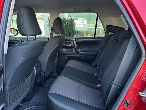 Used 2022 Toyota 4Runner TRD Off-Road image 9